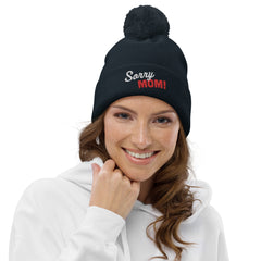 Black Line - Bommel-Beanie mit Stickerei