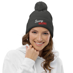 Black Line - Bommel-Beanie mit Stickerei