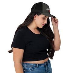 Black Line -Trucker-Cap mit Stickerei